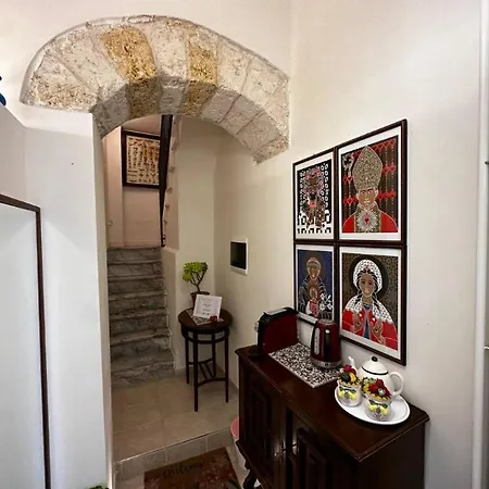 Enchanting In Old Town Bed & Breakfast